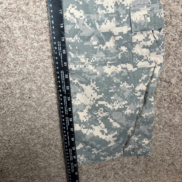 Vintage US Army Combat Uniform Pants Digital Camo Cargo Men's 32x31 Button Fly - Picture 6 of 8